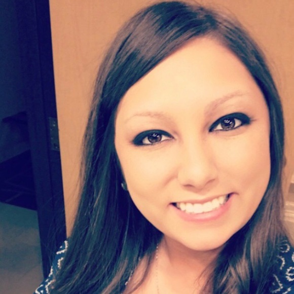 Meet the Posher Other - Meet your Posher, Alyssa